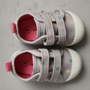 🌸🌼 Worn 2x! Cat & Jack floral toddler girl sneakers size 4 gray/white